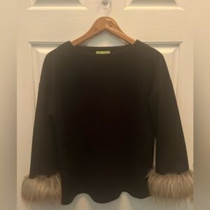 PRE-OWNED LILY LONDON WOMEN'S BLACK KNIT TOP WITH FAUX FUR CUFFS- SMALL